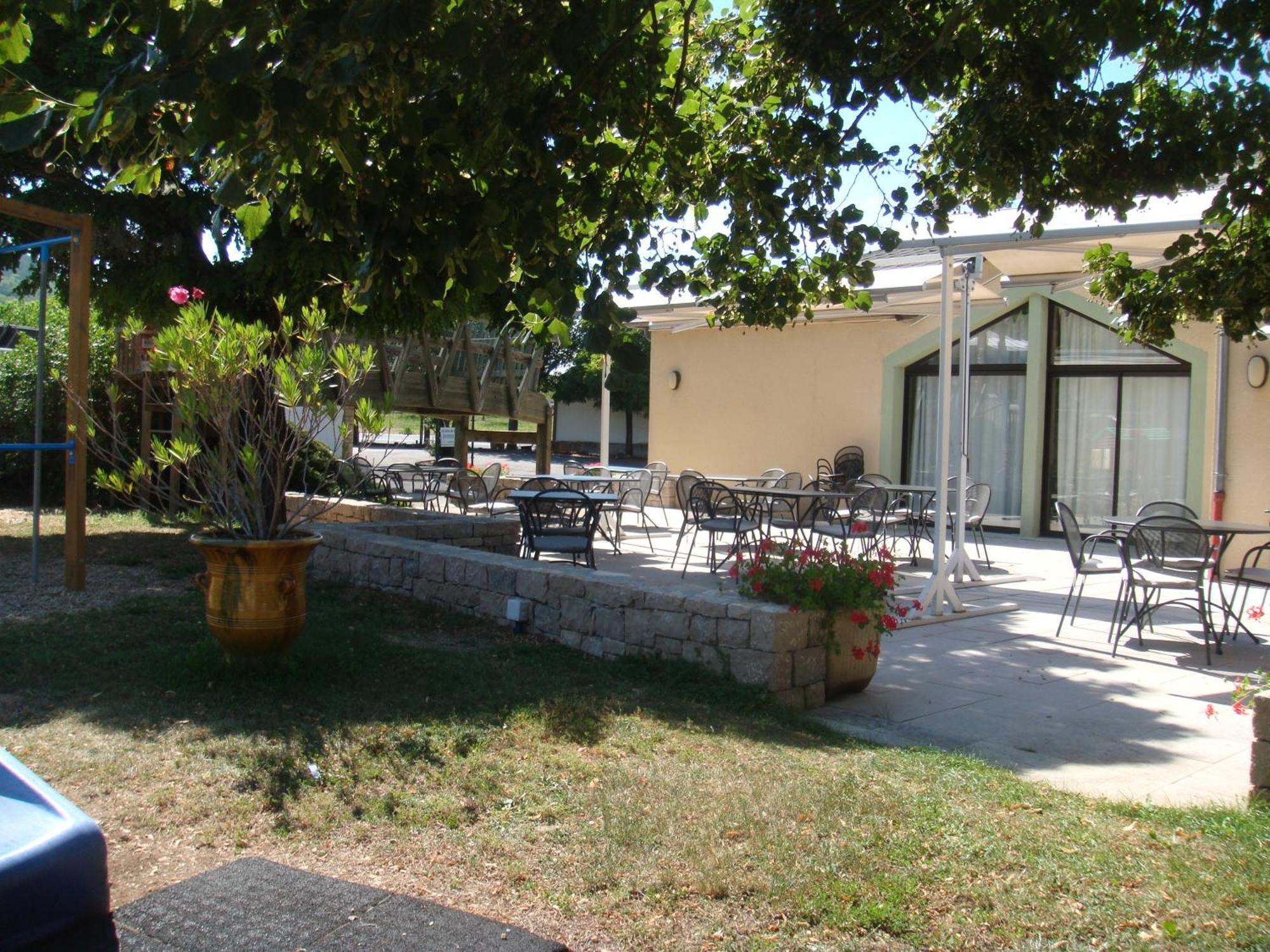 Hotel-Restaurant Le Calice Du Gevaudan - A75 Banassac Ngoại thất bức ảnh
