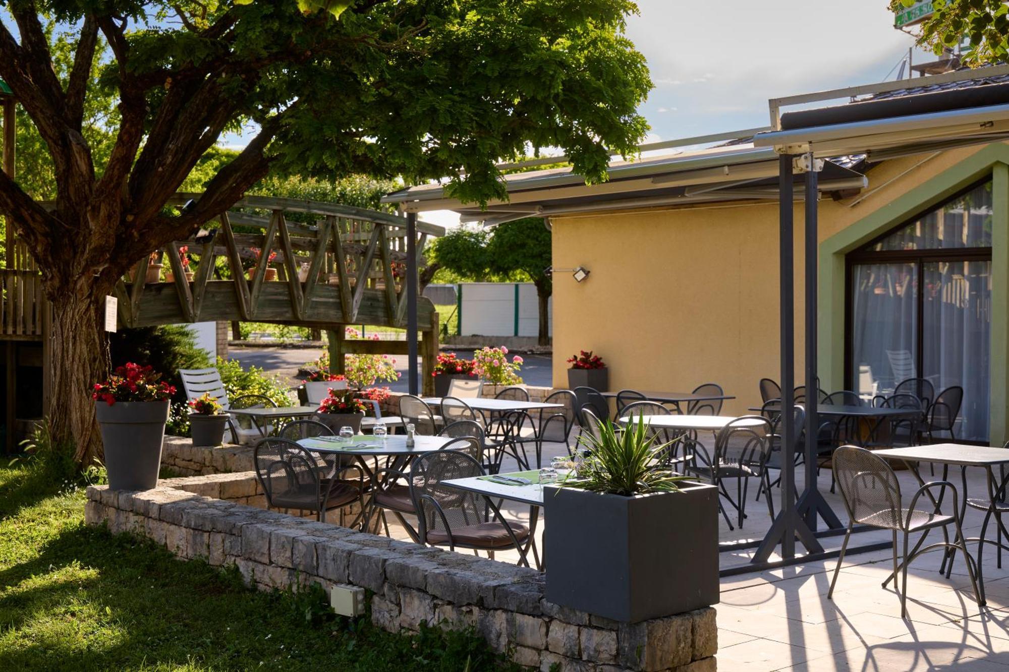 Hotel-Restaurant Le Calice Du Gevaudan - A75 Banassac Ngoại thất bức ảnh