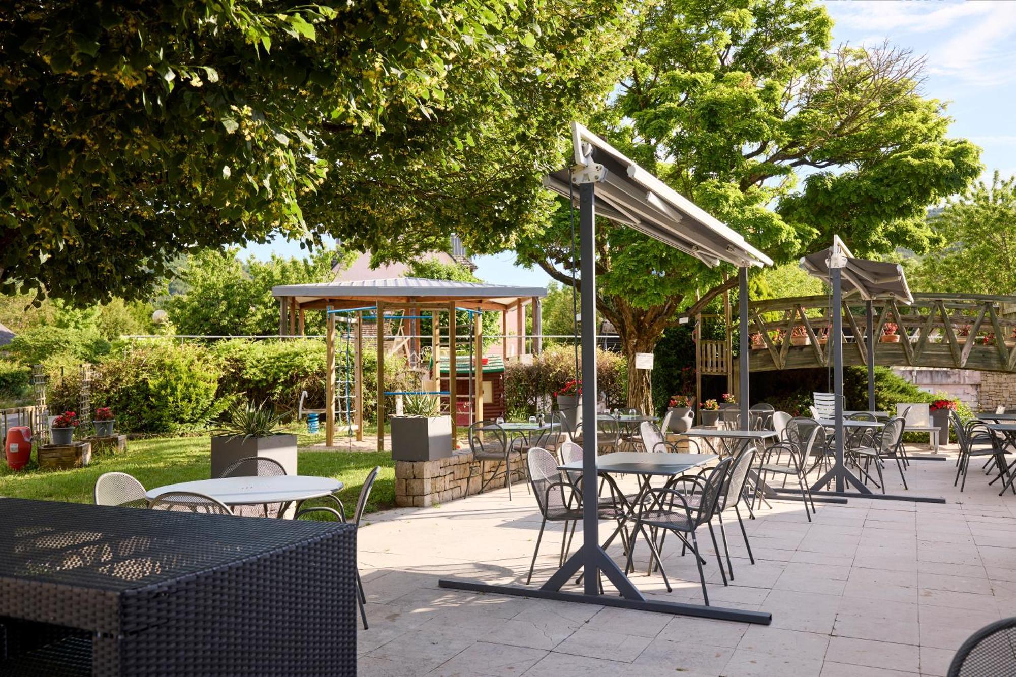 Hotel-Restaurant Le Calice Du Gevaudan - A75 Banassac Ngoại thất bức ảnh
