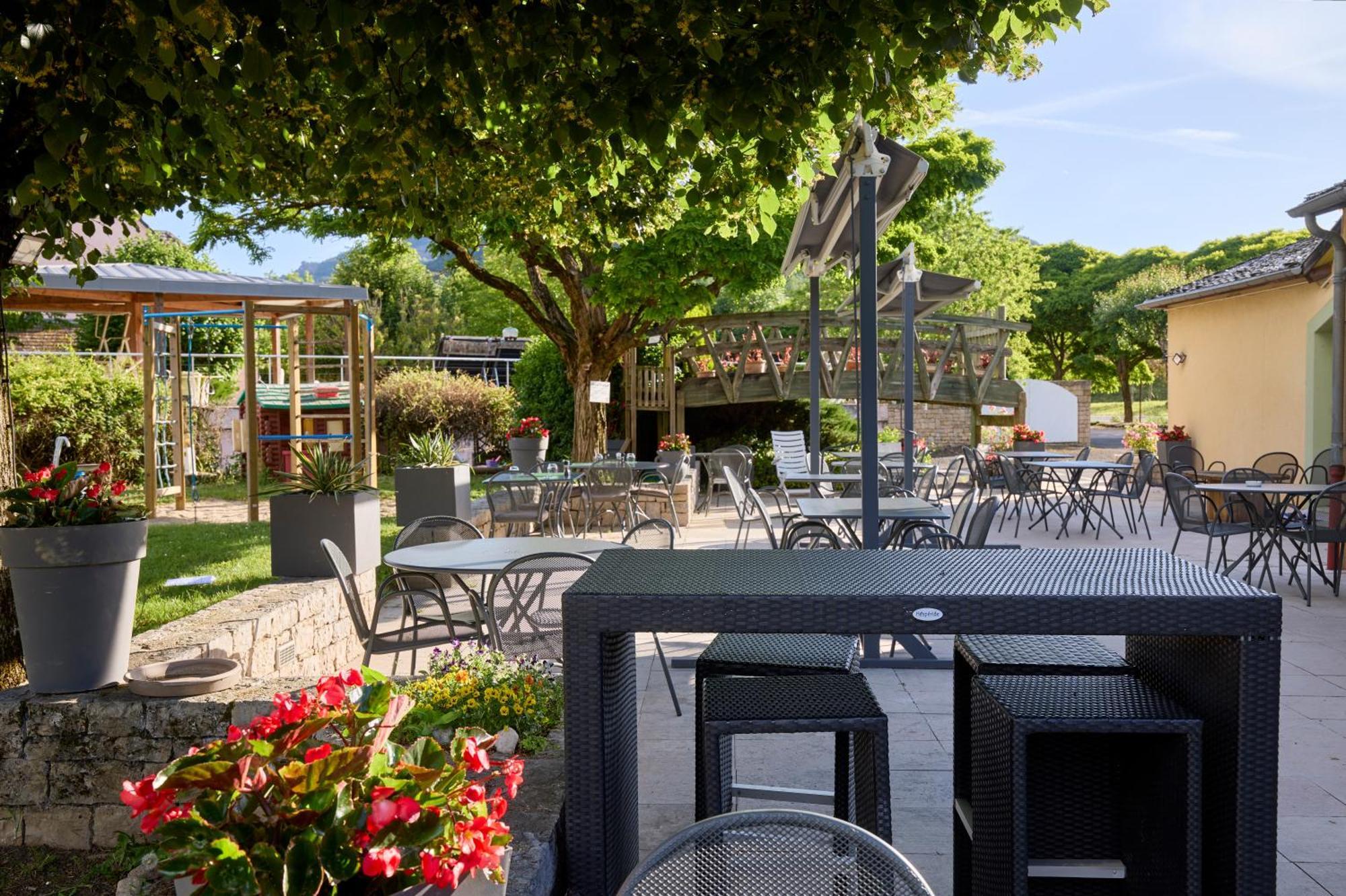Hotel-Restaurant Le Calice Du Gevaudan - A75 Banassac Ngoại thất bức ảnh