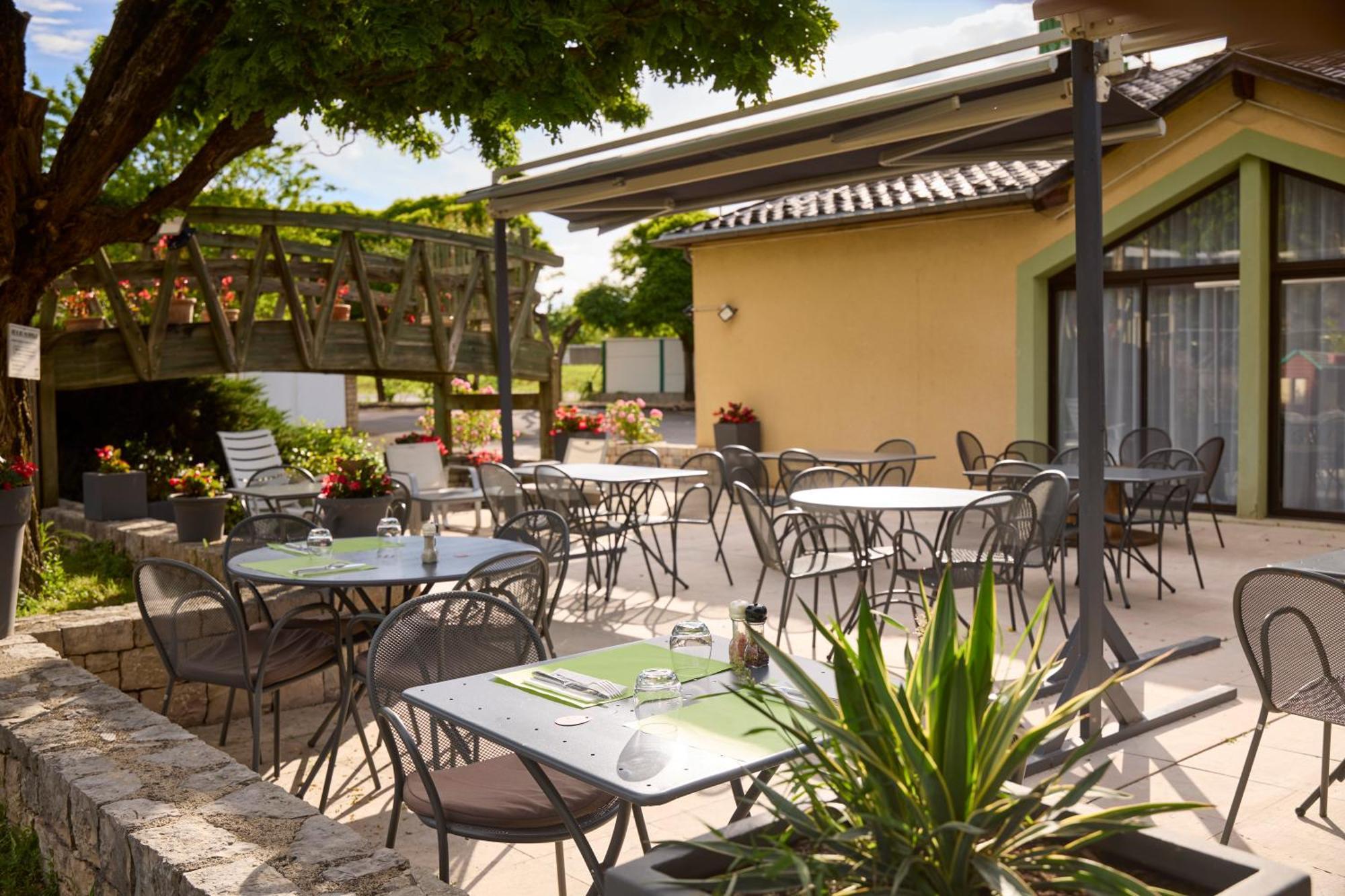 Hotel-Restaurant Le Calice Du Gevaudan - A75 Banassac Ngoại thất bức ảnh