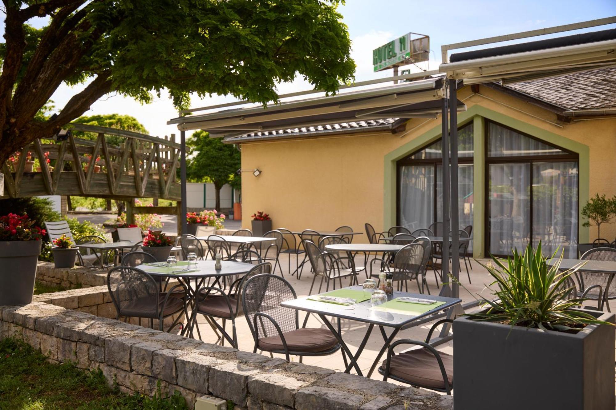 Hotel-Restaurant Le Calice Du Gevaudan - A75 Banassac Ngoại thất bức ảnh