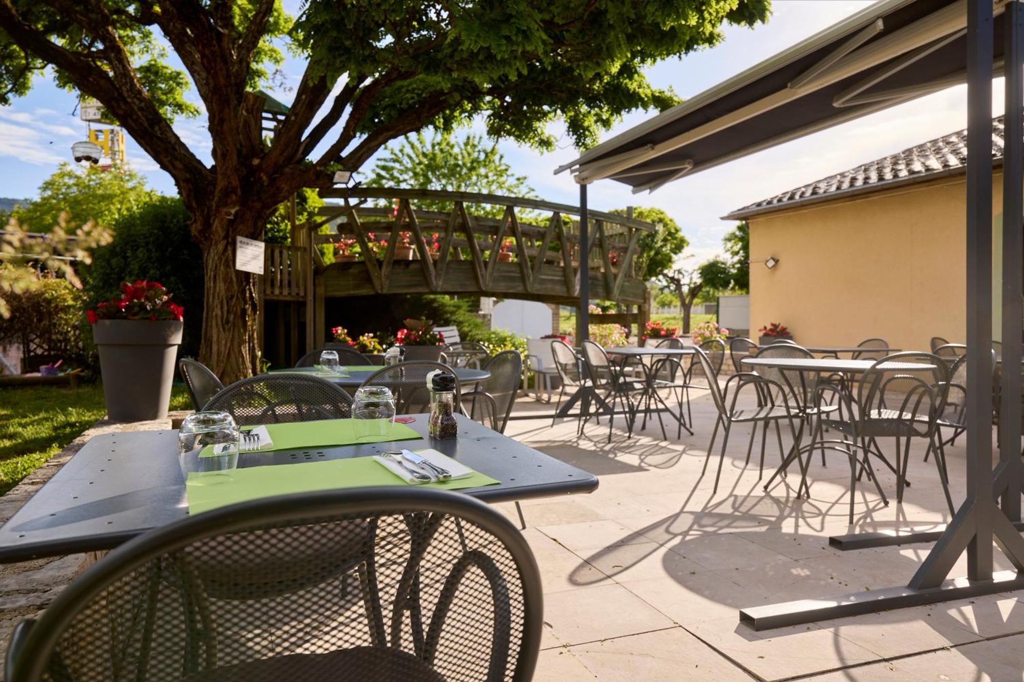 Hotel-Restaurant Le Calice Du Gevaudan - A75 Banassac Ngoại thất bức ảnh