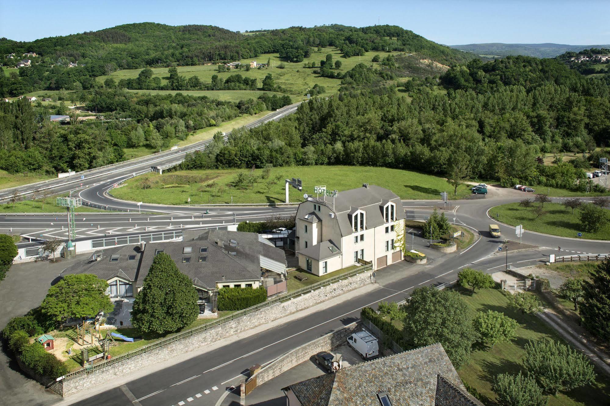 Hotel-Restaurant Le Calice Du Gevaudan - A75 Banassac Ngoại thất bức ảnh